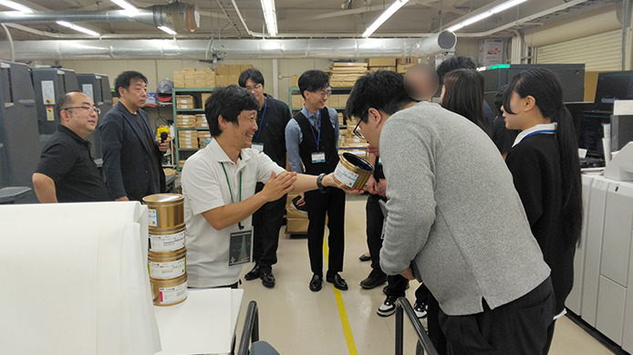 斎藤英次商店様より10名の皆様が当社を訪問され、 工場見学を実施いたしました。